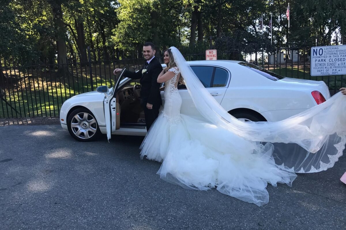 Limo Car Service in New York - Beautiful couple enjoying their time together at weeding day